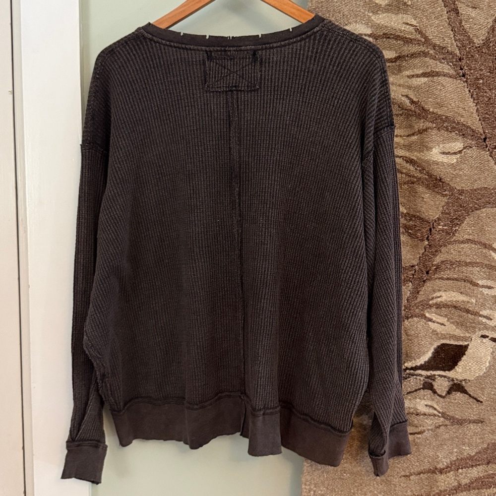 We The Free Washed Charcoal Waffle V-Neck Pullover - Picture 3 of 4
